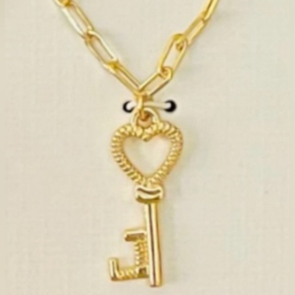 New In Box House Of Harlow 1960 Goldtone Adjustable Charm Necklace. - Picture 9 of 11